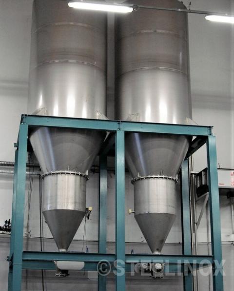 Silos homogénéisateurs 15 m3 sur compound en granulés
